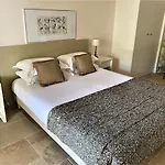 De L'eclusier Otel Saint-Martin-de-Ré